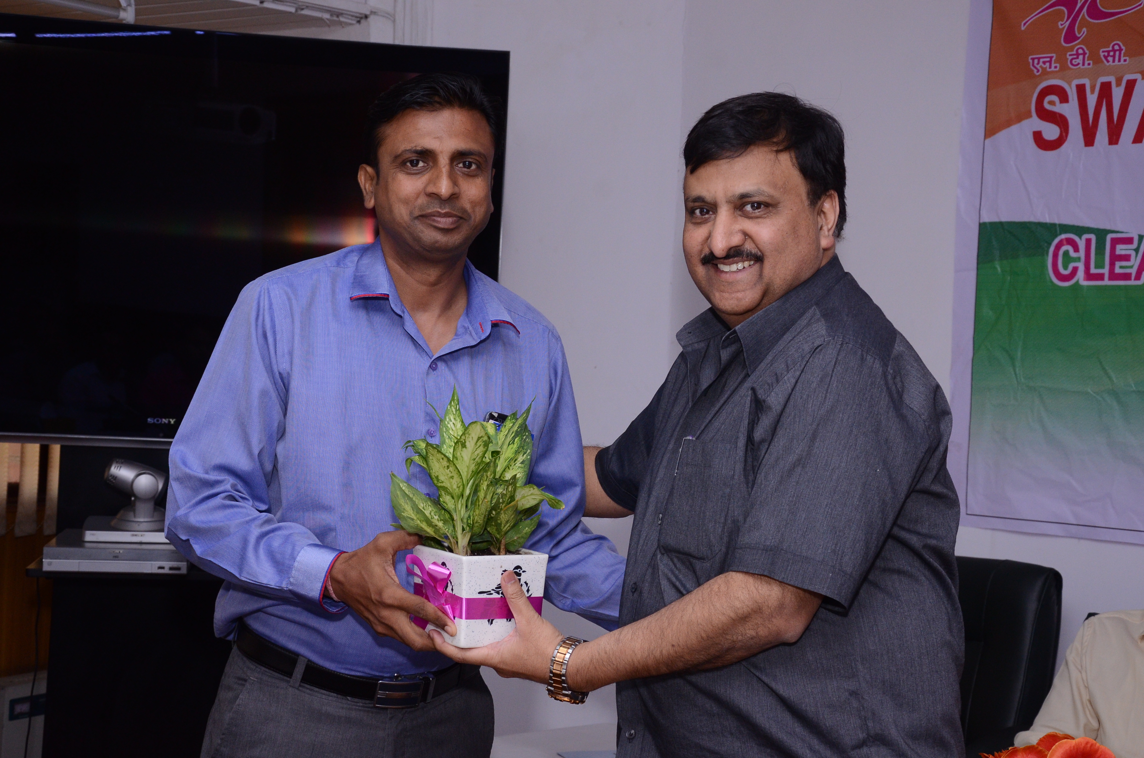 Dr. Anil Gupta, Director (Finance) welcomed the guest.